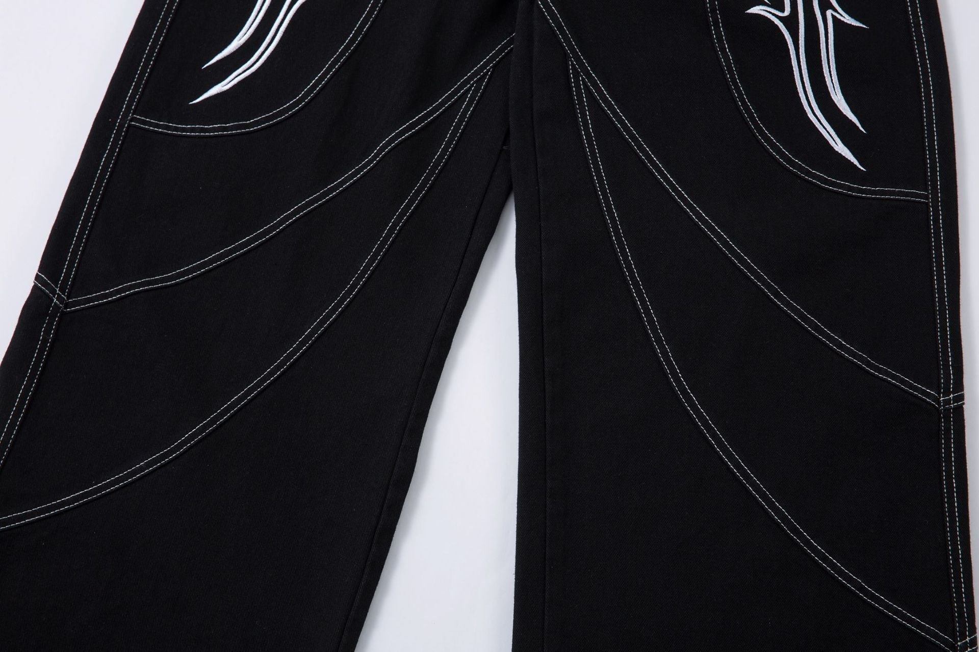 New Spring Flame Embroidery Raw Jeans