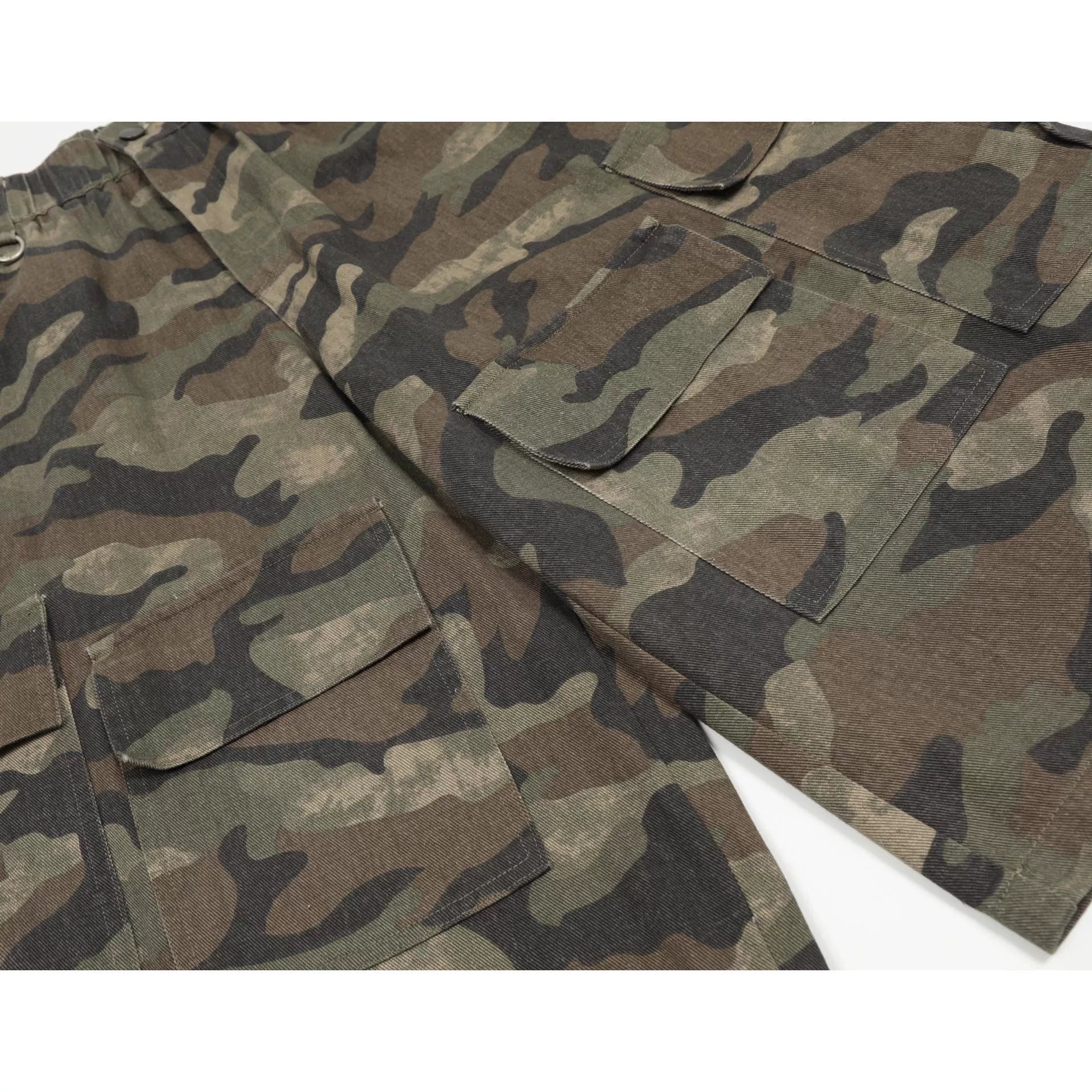 Fashion sports loose camouflage shorts