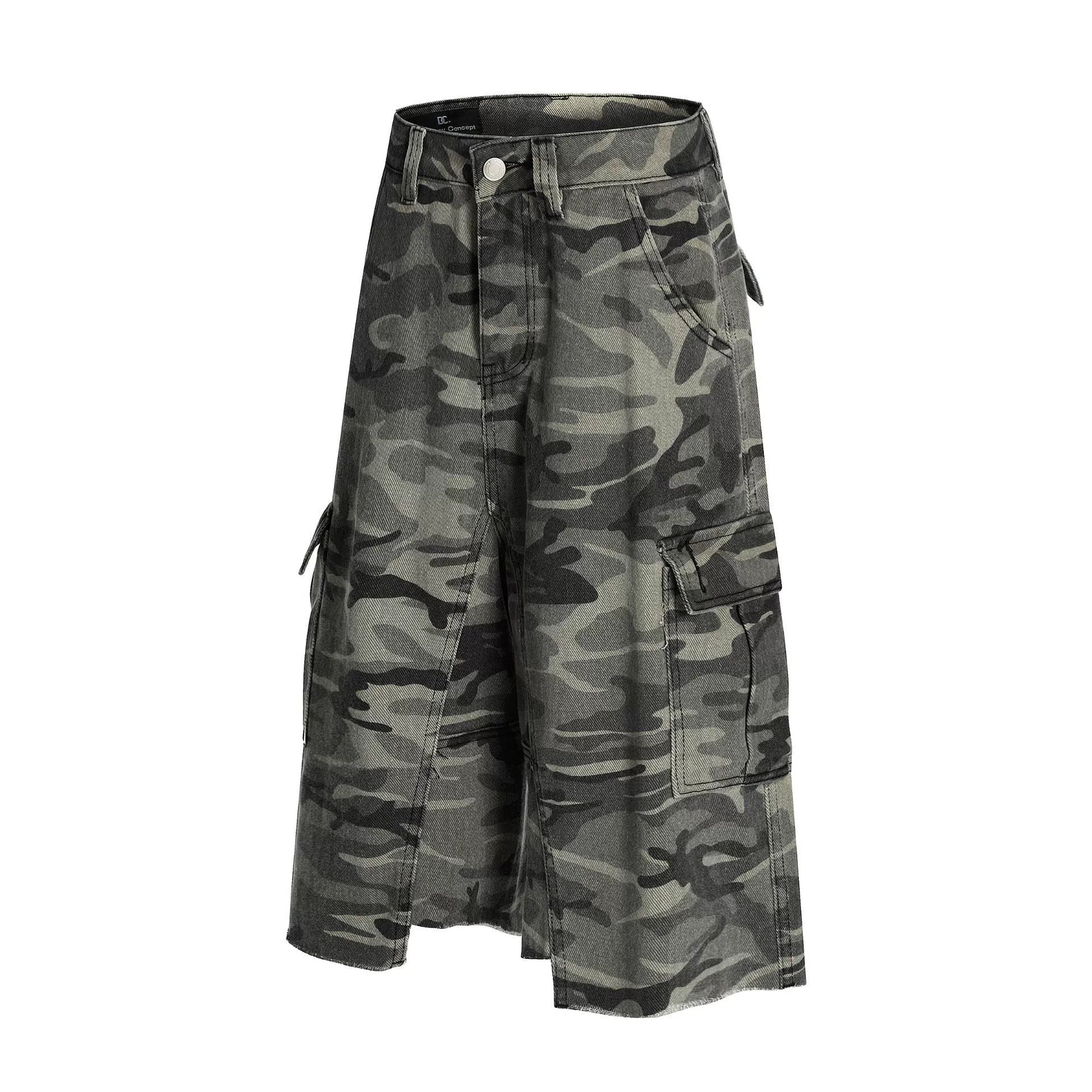 Fashion sports loose camouflage shorts